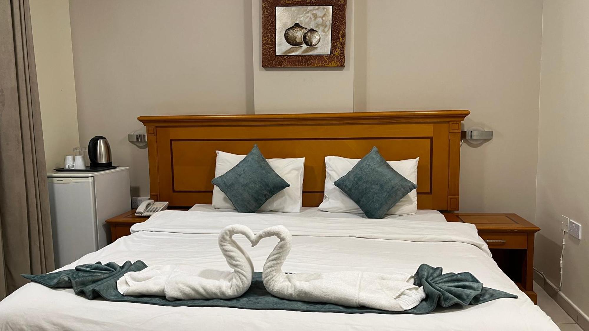 Al Murooj Hotel Apartments Маскат Экстерьер фото