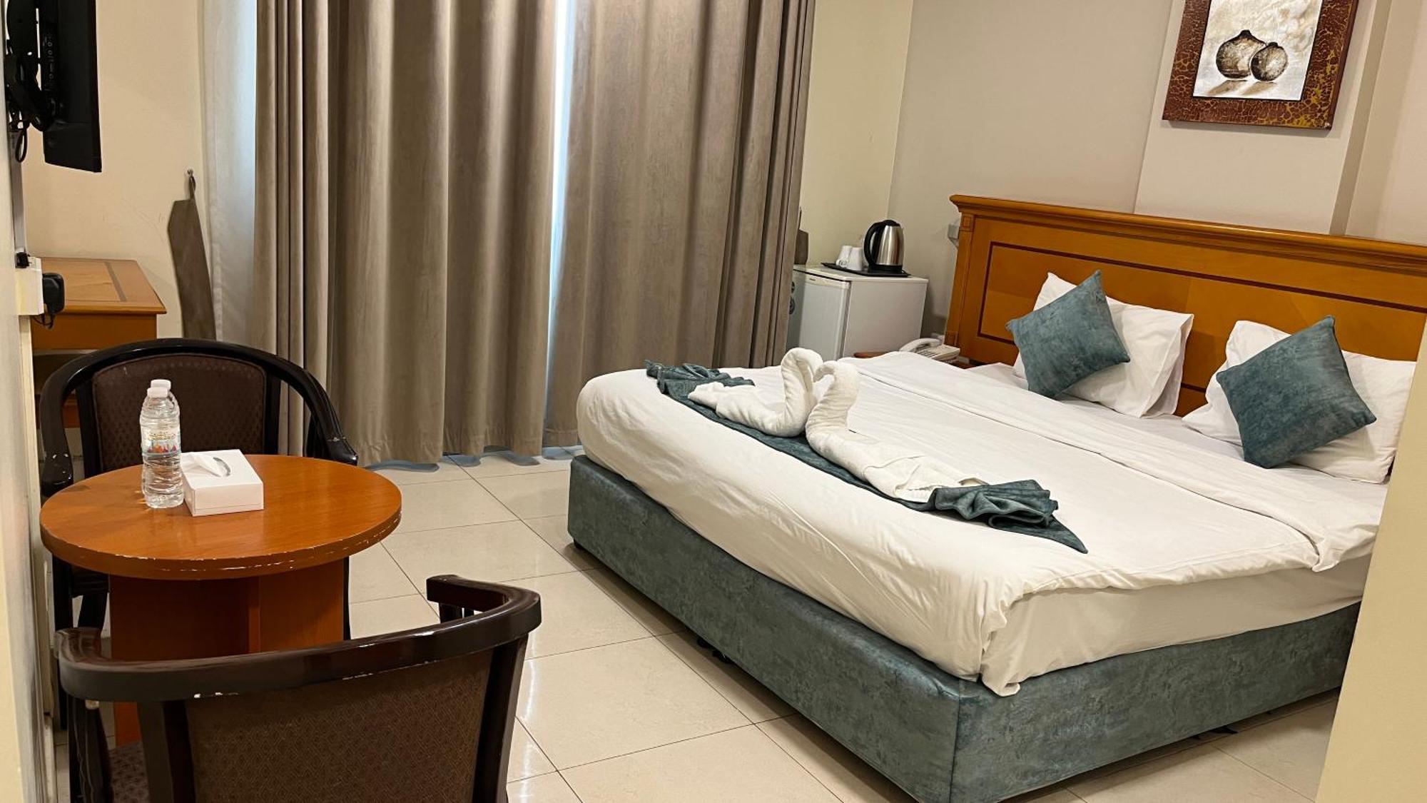 Al Murooj Hotel Apartments Маскат Экстерьер фото