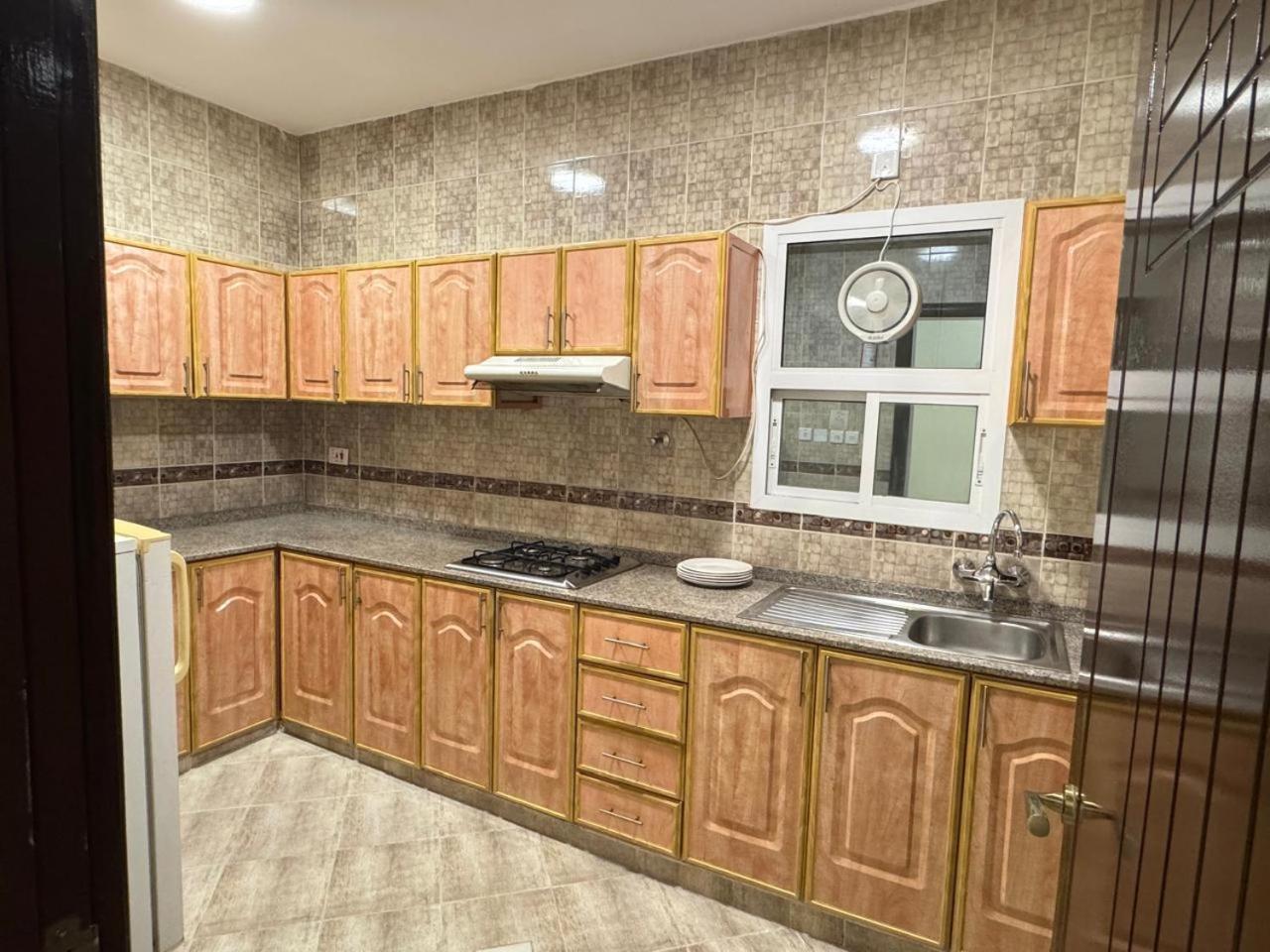 Al Murooj Hotel Apartments Маскат Экстерьер фото